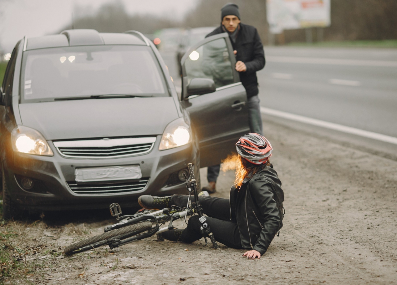 Niespodziewana tragedia w Woli Lubiankowskiej: Kolizja samochodu z rowerzystą kończy się śmiercią