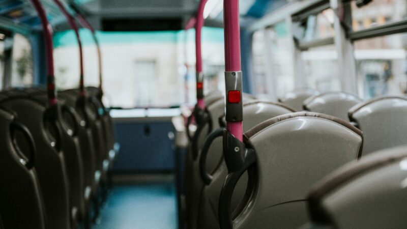 Zmiany w rozkładzie jazdy tramwajów i autobusów w Zgierzu – mniej kursów dla pasażerów