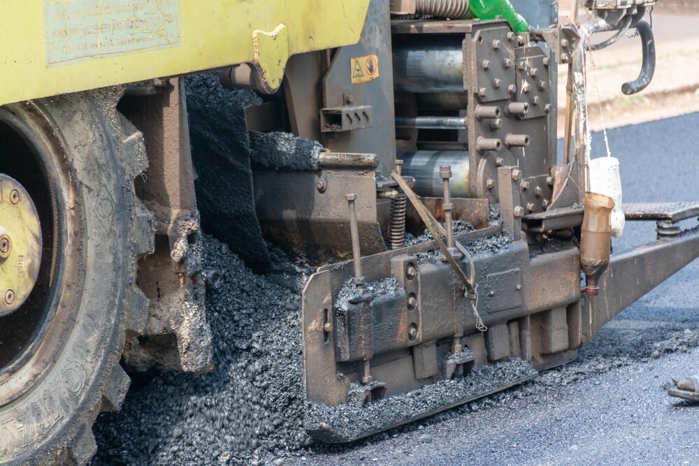 Remonty ulic w Ozorkowie: Nowe chodniki i nawierzchnie w toku