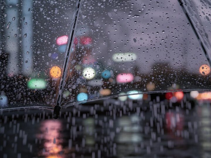 Silny deszcz i burze: ostrzeżenie meteorologiczne dla Zgierza