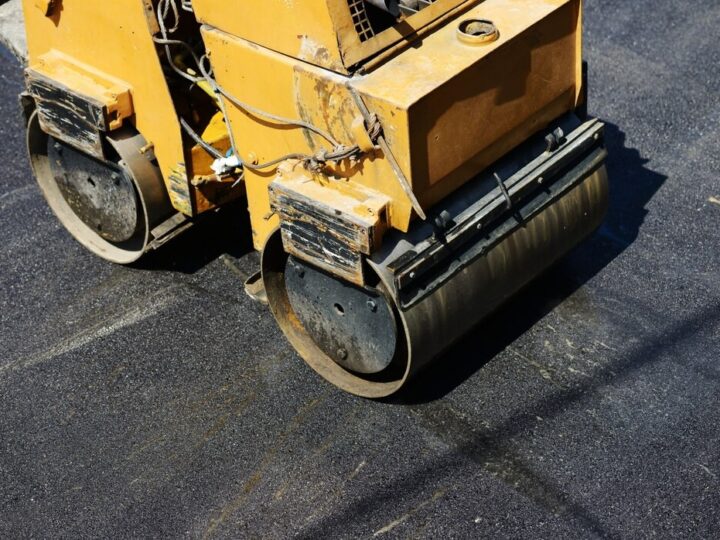 Wielka rozbudowa infrastruktury w powiecie zgierskim – umowy podpisane!